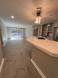 Building Photo - 517 N Graham St