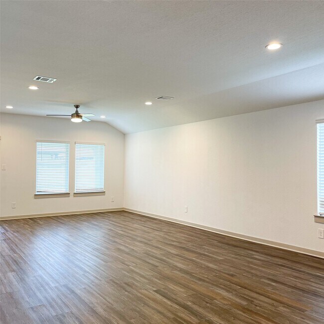 Building Photo - 6826 Halifax Harvest Ln