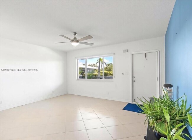 Building Photo - 2170 NE 51st Ct