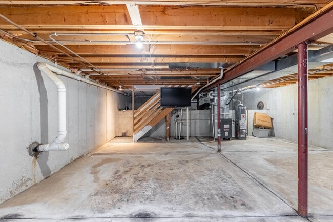 Building Photo - 438 Rachel Cir