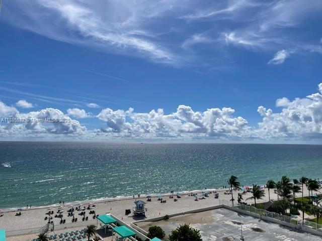 Primary Photo - 3725 S Ocean Dr