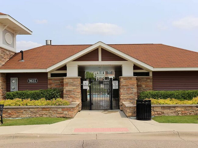 Building Photo - 9640 Independence Cir