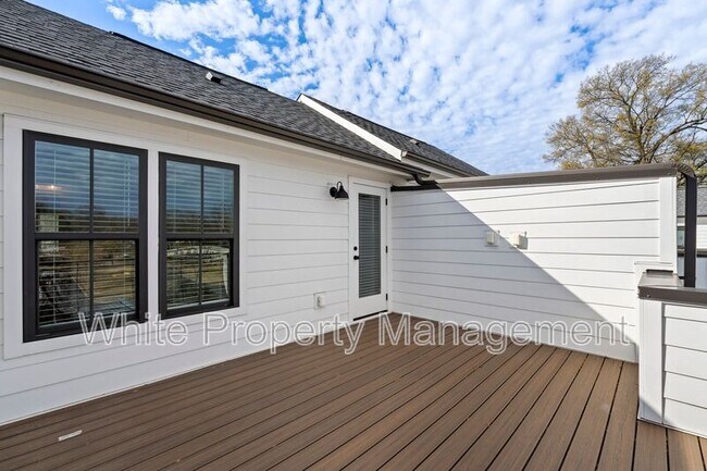 Building Photo - 1126 Pegram St