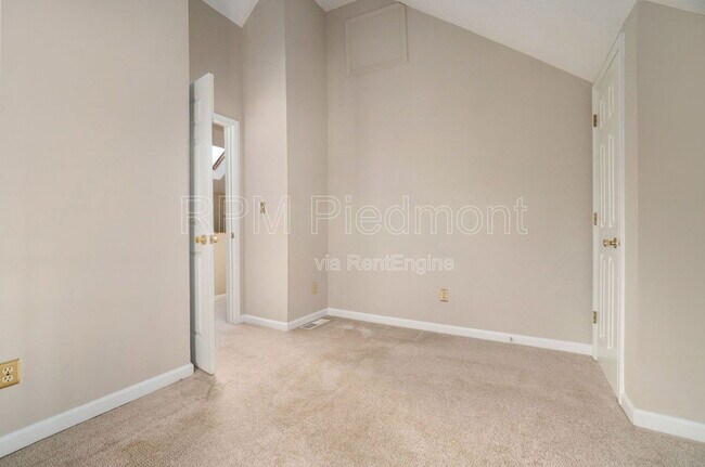 Building Photo - 388 Oakland Ave SE