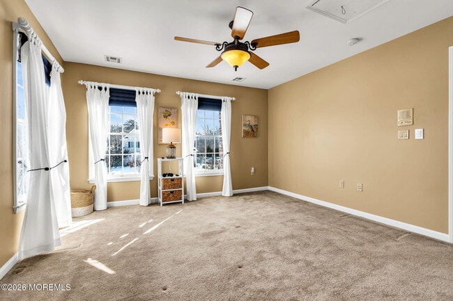 Building Photo - 24 Parkside Dr