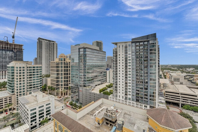 Building Photo - 350 SE 2nd St