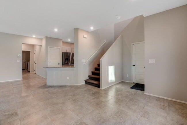 Building Photo - Don't miss this Top Notch 4 Bedroom, Beaut...