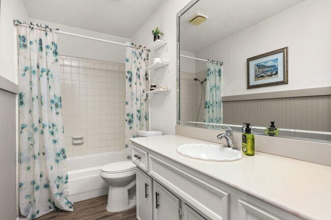 Building Photo - 11111 Sagepike Cir