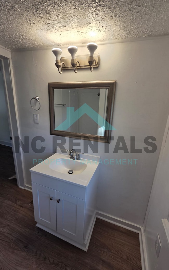 Building Photo - 715 3rd Ave