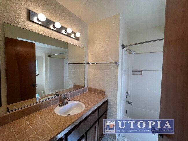 Building Photo - Charming Santa Cruz Townhouse: 3 Beds, 2.5 Baths with Private Patio, Spacious Layout, and Prime L...