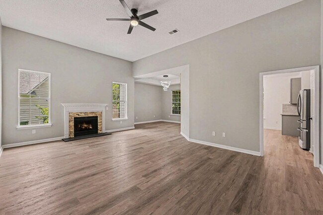 Building Photo - 1854 Oleander Ct