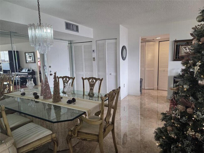 Building Photo - 210 174th St