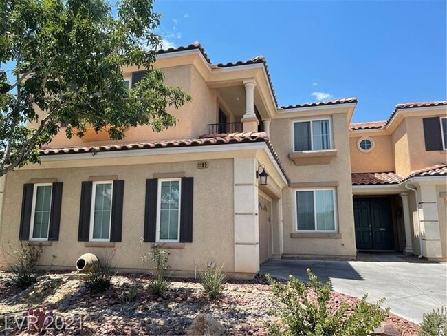 Building Photo - Stunning & Spacious Home with Park Views and Pool!