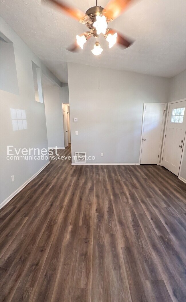 Building Photo - 7800 Park Ln