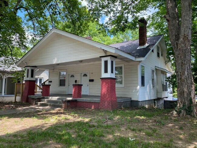Building Photo - 443 Greenwood Ave