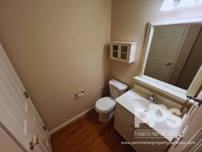 Building Photo - 2950 Lexington Trace Dr