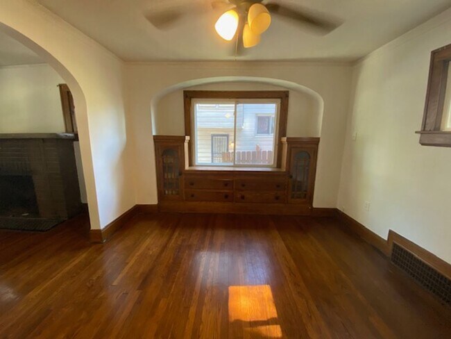 Building Photo - Classic 1929 Beauty—Updated Systems, Cozy ...