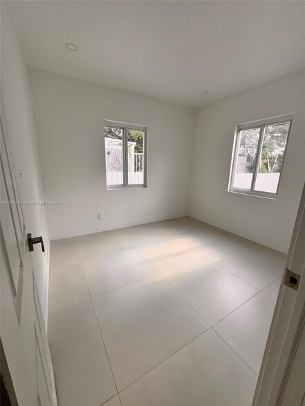 Building Photo - 728 NW 77th St
