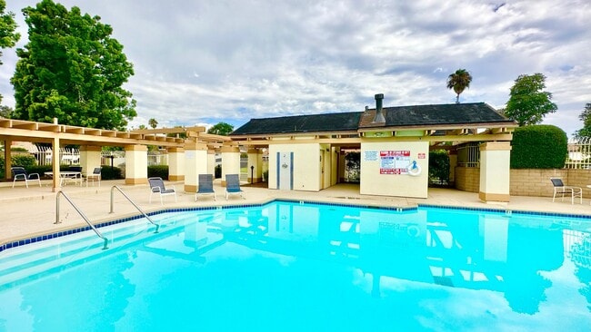 Building Photo - Charming, Single-Story Home, Spacious Backyard, Minutes to Everything, in Whelan Ranch Community ...