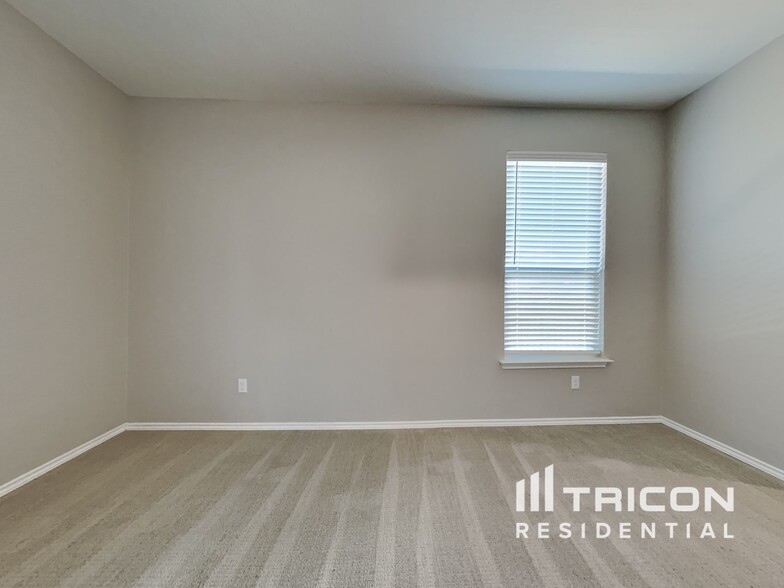 Building Photo - 153 Ella Marie Cir