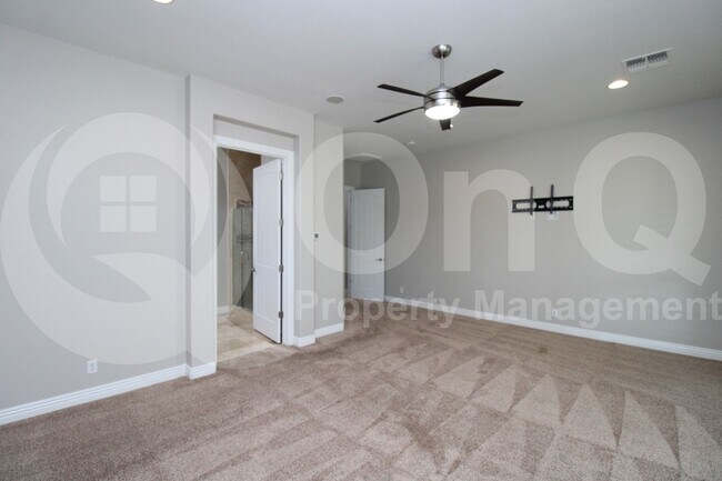 Building Photo - 2832 E Los Altos Rd