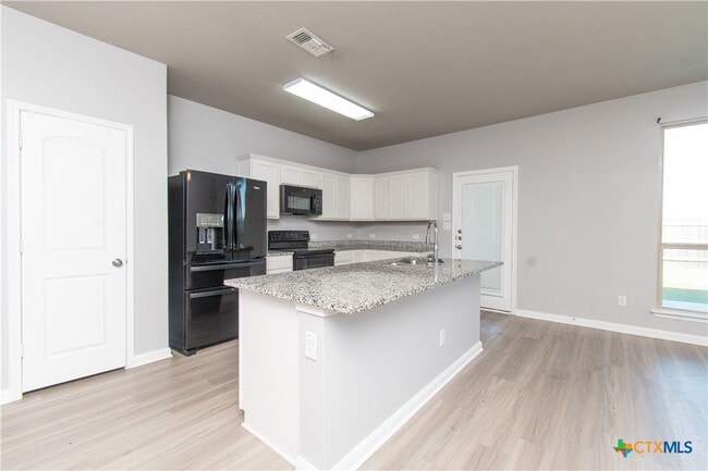 Building Photo - 3209 Shawlands Rd