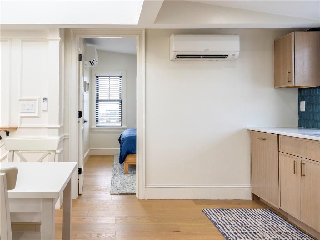 Building Photo - 7 Dearborn St