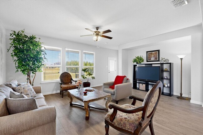 Building Photo - 1213 Pacifica Trail