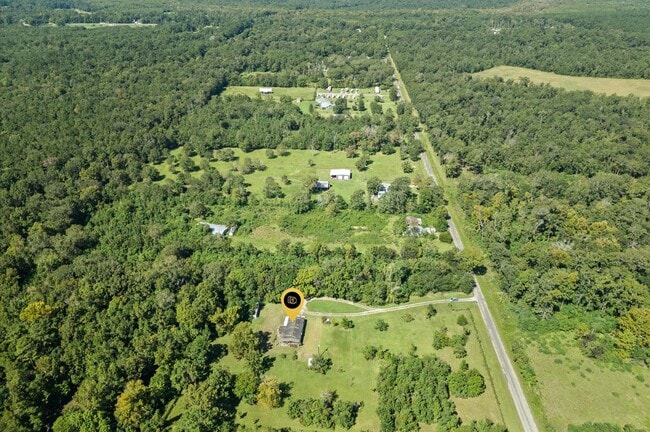 Building Photo - 806 Co Rd 2112