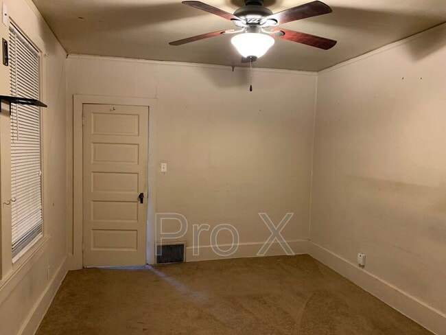 Building Photo - 401 S Jackson Ave