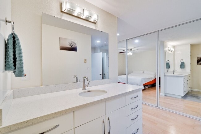 Building Photo - 505 Cypress Point Dr