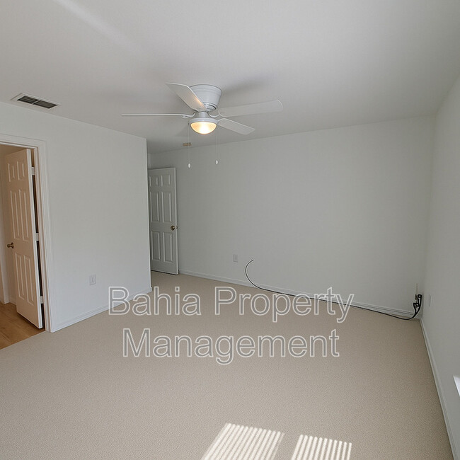 Building Photo - 10562 Windsor Lake Ct