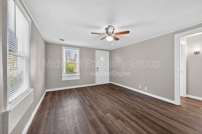 Building Photo - 3219 Royalton Ave