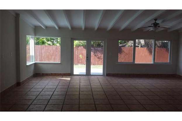 Building Photo - 20322 NE 14th Ct