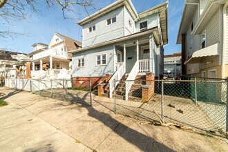 Building Photo - 21 N Laclede Pl