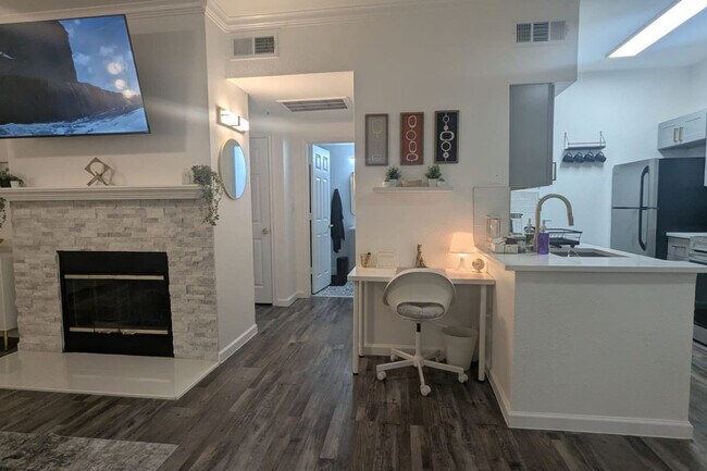 Building Photo - 2929 Kings Rd