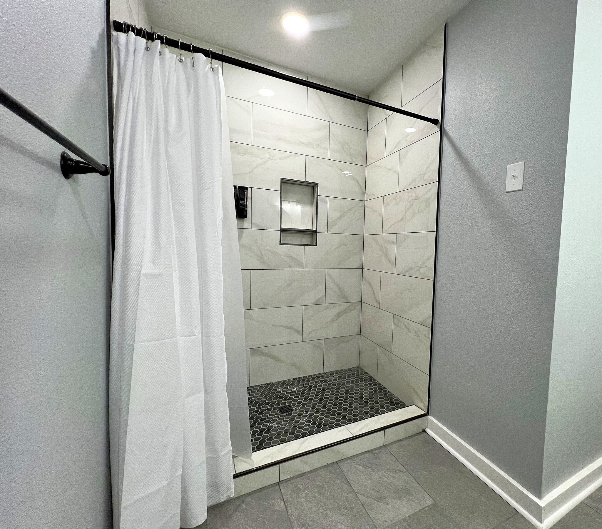 Master Suite - Private bath (Extra fee) - 320 Applewood Ln