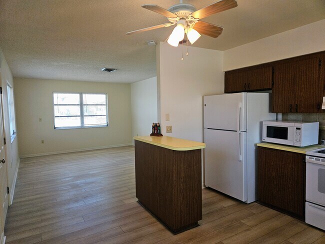 Building Photo - 360 137th Ave Cir