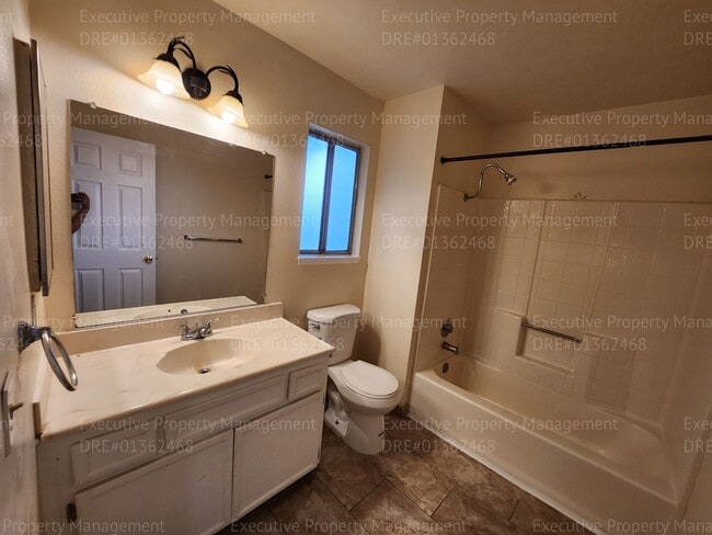 Building Photo - 3 bedrooms /2.5 bath two-story gem boasts ...