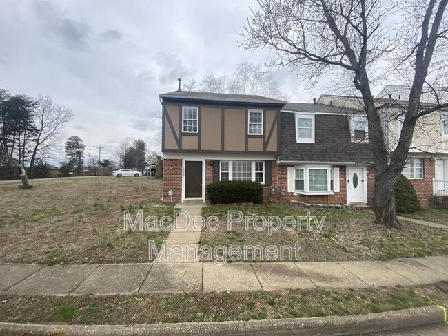 Primary Photo - 1000 James Madison Cir