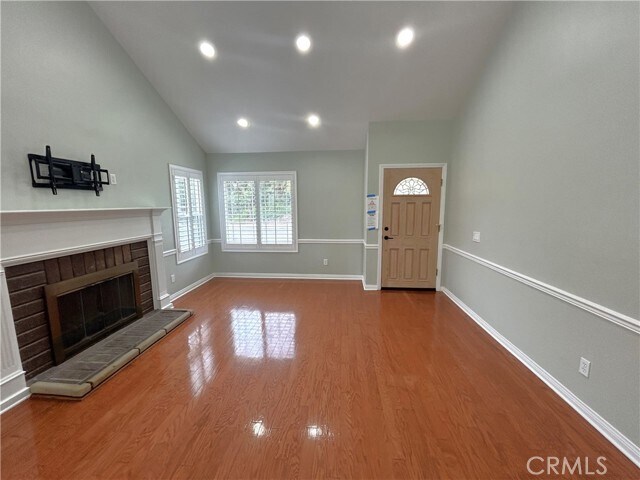 Building Photo - 3130 Oakcrest Dr
