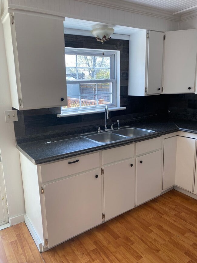 Building Photo - Updated Home for Rent!