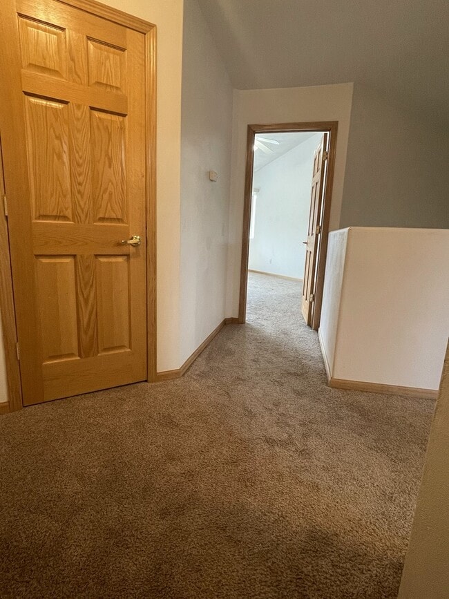 Building Photo - 6032 Park Ridge Rd