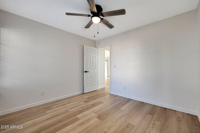 Building Photo - 613 W Rosemonte Dr