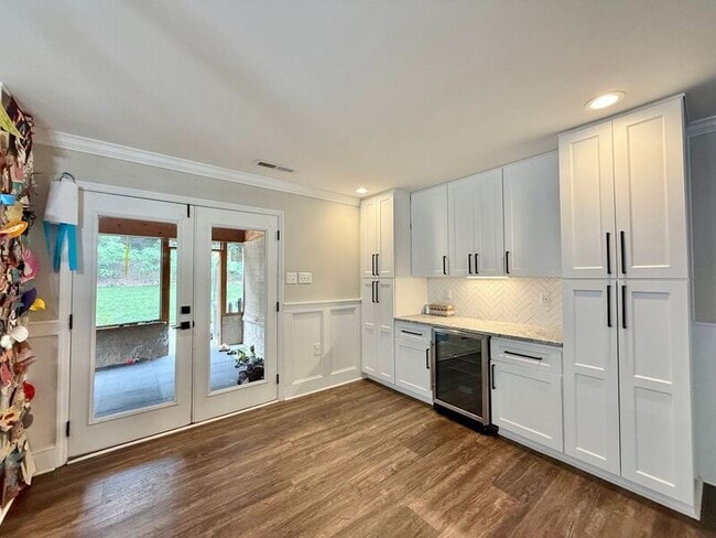 Building Photo - 908 Plateau Ln