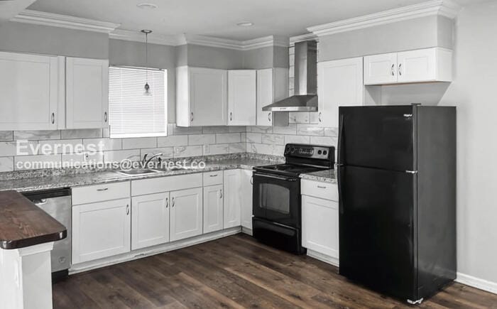 Building Photo - 1555 Myrtle Ave