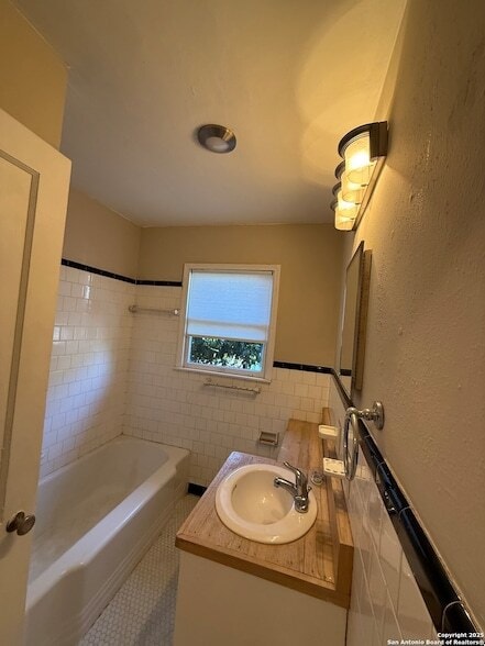 Building Photo - 123 Marcia Pl