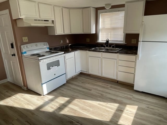 Kitchen - 162 Russell Rd