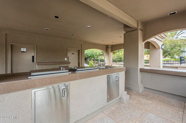 Building Photo - 7878 E Gainey Ranch Rd