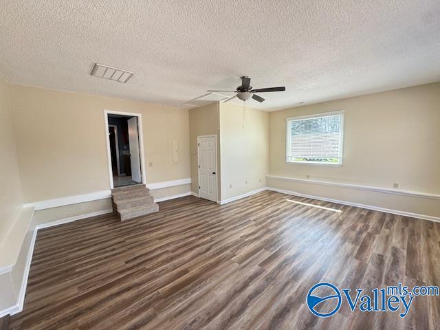 Building Photo - 1006 Wood Cir